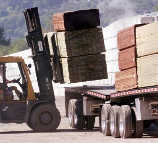 US hardwood producers push to expand Section 232 tariffs on other wood products