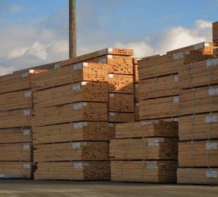 Lumber prices rise as Fed signals support construction demand