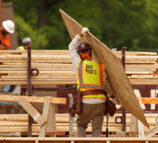 US housing market freezes as home sales fall to 30-year low