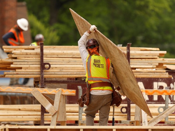 US housing market freezes as home sales fall to 30-year low