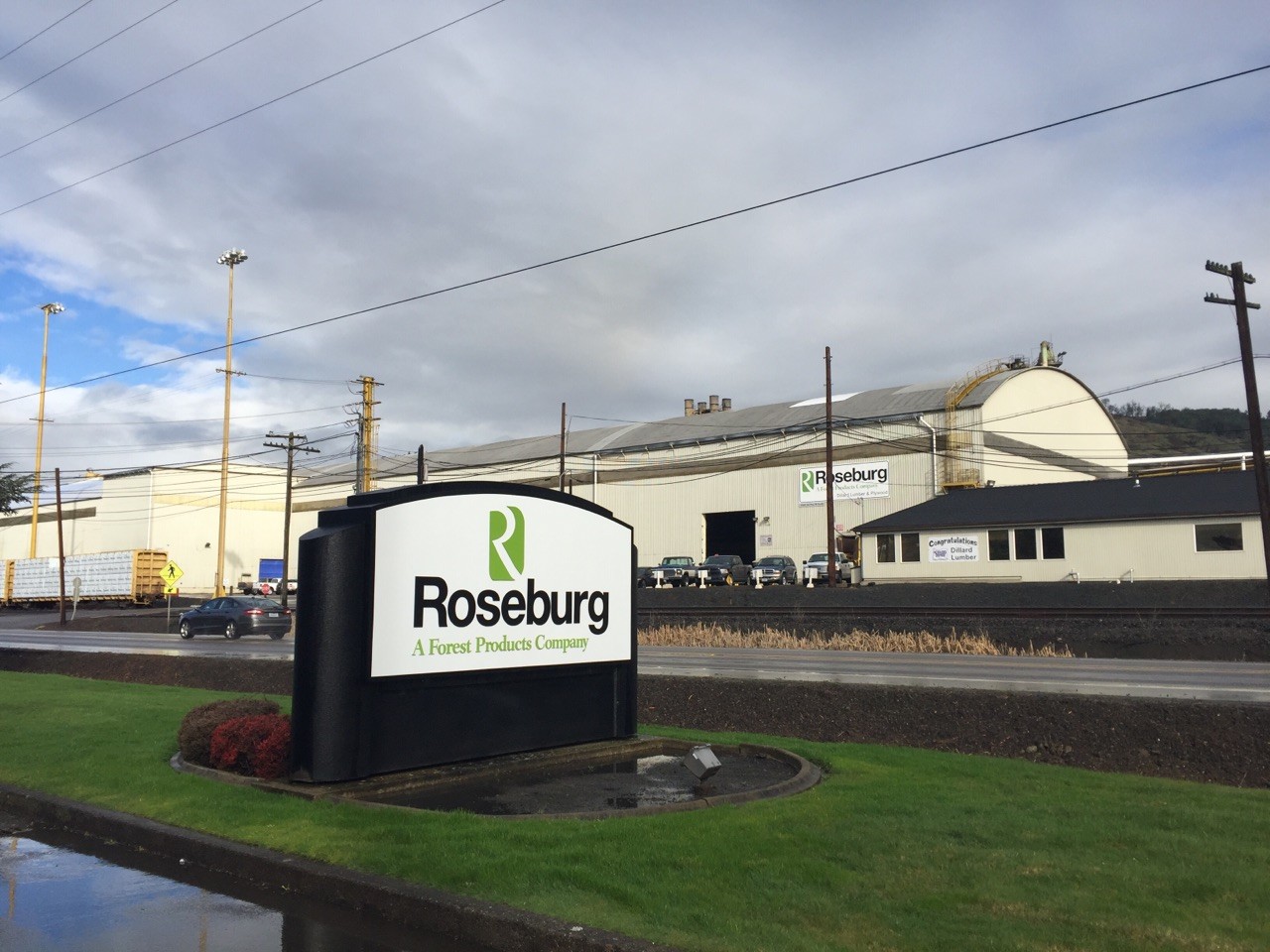 Roseburg Forest Products realigns plywood production, cutting 146 jobs in Oregon