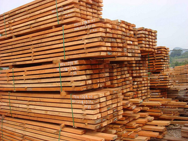 Sarawak halves timber royalties to steady domestic processing and counter export drift