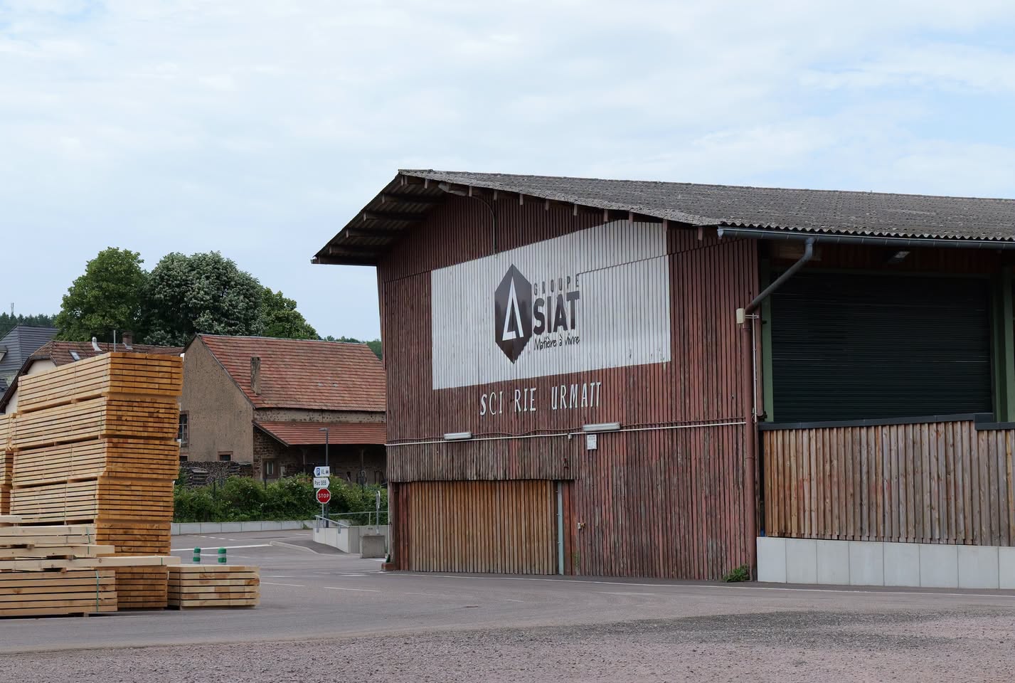 French sawmill group Siat to close planing plant after losing Leroy Merlin contract