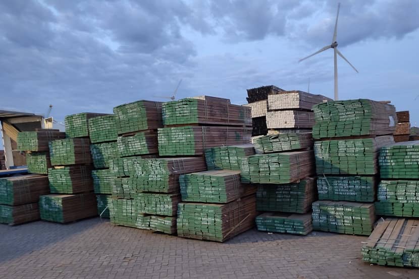 Dutch authorities seize 375 tonnes of Gabon azobé in timber legality investigation